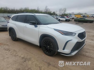 Czwarte zdjęcie samochodu z boku: 2024 TOYOTA HIGHLANDER LE VIN:5TDKDRAH5RS532005 - miniatura