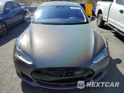 Piąte zdjęcie samochodu w środku: 2015 TESLA MODEL S 70D VIN:5YJSA1S28FF099459 - miniatura