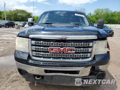 Piąte zdjęcie samochodu w środku: 2013 GMC SIERRA K2500 SLE VIN:1GT220C87DZ158129 - miniatura