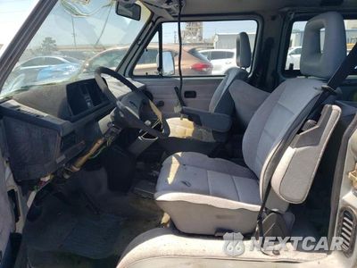 Zdjęcie 7 z 13 samochodu: 1987 VOLKSWAGEN VANAGON BUS VIN:WV2YB0254HH068306 - miniatura