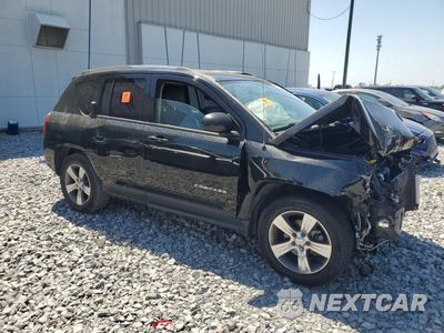 Czwarte zdjęcie samochodu z boku: 2017 JEEP COMPASS LATITUDE VIN:1C4NJDEB7HD100475 - miniatura
