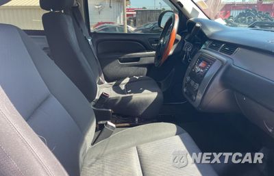 Piąte zdjęcie samochodu w środku: 2010 CHEVROLET TAHOE C1500 LS VIN:1GNMCAE05AR282499 - miniatura