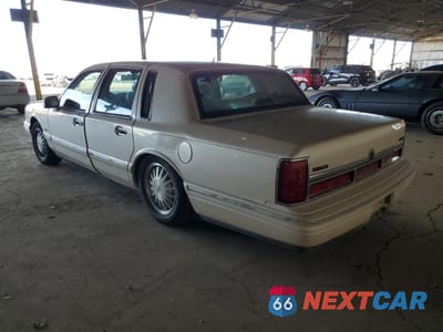 Drugie zdjęcie samochodu z przodu: 1996 LINCOLN TOWN CAR CARTIER VIN:1LNLM83W7TY640188 - miniatura