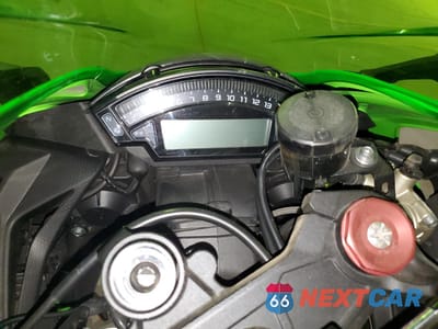 Zdjęcie 7 z 8 samochodu: 2016 KAWASAKI ZX1000 S VIN:JKAZXCS16GA003140 - miniatura