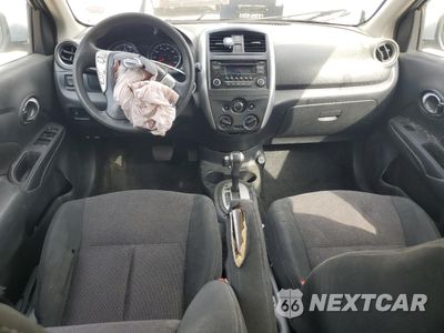 Zdjęcie 8 z 14 samochodu: 2018 NISSAN VERSA S VIN:3N1CN7AP7JL830761 - miniatura