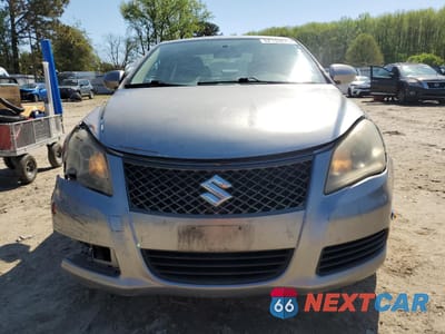 Piąte zdjęcie samochodu w środku: 2013 SUZUKI KIZASHI SE VIN:JS2RF9A36D6100342 - miniatura
