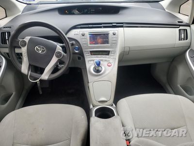 Zdjęcie 8 z 14 samochodu: 2014 TOYOTA PRIUS VIN:JTDKN3DU3E1833740 - miniatura