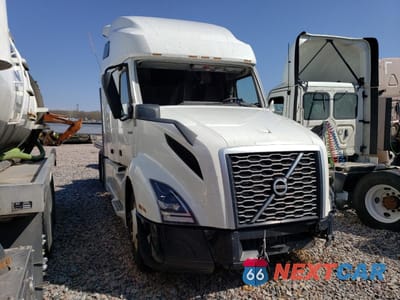 2024 VOLVO VN VNL 4V4NC9EH7RN627427 - główne zdjęcie licytacji z USA - miniatura