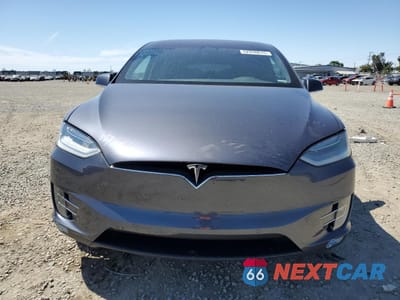 Piąte zdjęcie samochodu w środku: 2021 TESLA MODEL X VIN:5YJXCDE26MF323693 - miniatura