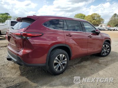 Trzecie zdjęcie samochodu z tyłu: 2021 TOYOTA HIGHLANDER XLE VIN:5TDGZRBH2MS529769 - miniatura