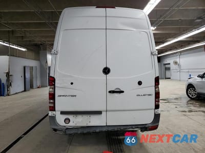 Zdjęcie 6 z 13 samochodu: 2014 MERCEDES-BENZ SPRINTER 2500 VIN:WD3PE8DC4E5942348 - miniatura