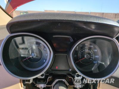 Zdjęcie 9 z 14 samochodu: 2013 HYUNDAI ELANTRA GLS VIN:KMHDH4AE7DU727111 - miniatura