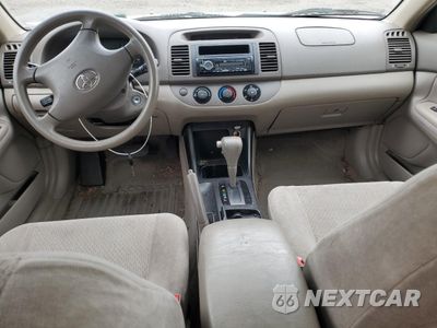 Zdjęcie 8 z 14 samochodu: 2002 TOYOTA CAMRY LE VIN:JTDBE32K120054968 - miniatura