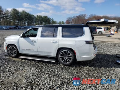 Drugie zdjęcie samochodu z przodu: 2022 JEEP GRAND WAGONEER SERIES III VIN:1C4SJVGJ5NS202569 - miniatura