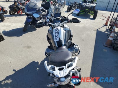 Zdjęcie 6 z 10 samochodu: 2017 BMW R1200 GS VIN:WB10A6100HZ654824 - miniatura