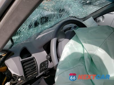 Zdjęcie 9 z 13 samochodu: 2005 HYUNDAI ACCENT GS VIN:KMHCG35C05U323148 - miniatura