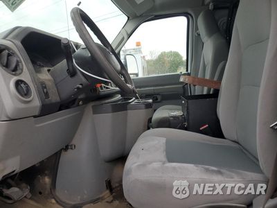Zdjęcie 7 z 13 samochodu: 2012 FORD ECONOLINE E250 VAN VIN:1FTNE2EW9CDB01843 - miniatura