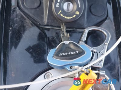 Zdjęcie 8 z 10 samochodu: 2019 CAN-AM SPYDER ROADSTER F3-S VIN:2BXRDDD26KV000339 - miniatura