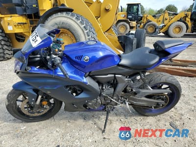 Trzecie zdjęcie samochodu z tyłu: 2022 YAMAHA YZFR7 VIN:JYARM38E3NA000343 - miniatura