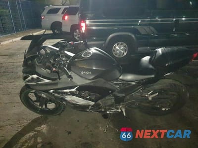 Trzecie zdjęcie samochodu z tyłu: 2013 KAWASAKI EX300 A VIN:JKAEX8A1FDA233972 - miniatura