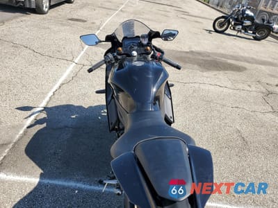 Zdjęcie 6 z 10 samochodu: 2022 YAMAHA YZFR7 VIN:JYARM38E1NA002401 - miniatura