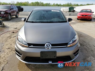 Piąte zdjęcie samochodu w środku: 2017 VOLKSWAGEN GOLF R VIN:WVWVF7AU7HW175711 - miniatura