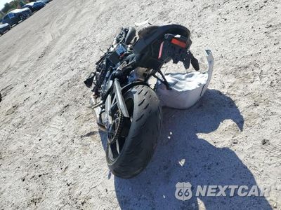 Czwarte zdjęcie samochodu z boku: 2025 BMW S 1000 RR VIN:WB10P2309S6L04024 - miniatura