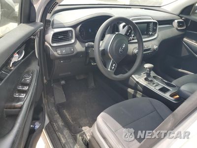 Zdjęcie 8 z 13 samochodu: 2019 KIA SORENTO LX VIN:5XYPG4A5XKG568734 - miniatura
