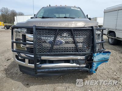 Piąte zdjęcie samochodu w środku: 2019 FORD F250 SUPER DUTY VIN:1FT7W2BT0KEF38347 - miniatura