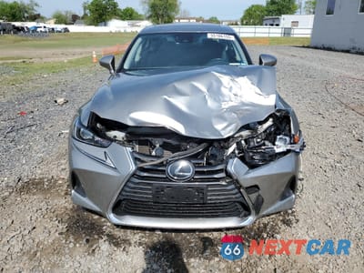 Piąte zdjęcie samochodu w środku: 2018 LEXUS IS 300 VIN:JTHC81D27J5030249 - miniatura