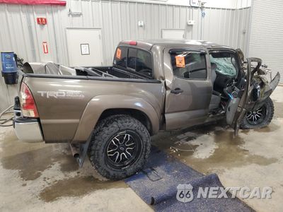 Trzecie zdjęcie samochodu z tyłu: 2013 TOYOTA TACOMA DOUBLE CAB VIN:5TFLU4EN2DX056760 - miniatura