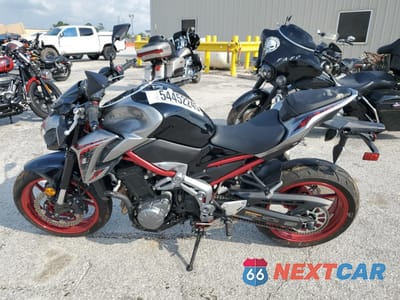 Trzecie zdjęcie samochodu z tyłu: 2019 KAWASAKI ZR900 VIN:JKAZR2A10KA003391 - miniatura