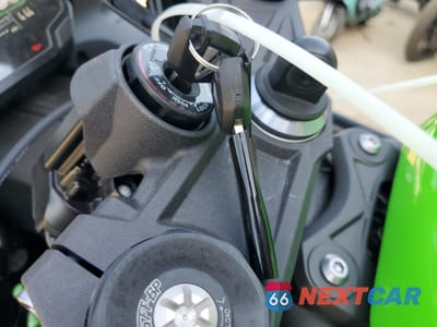 Zdjęcie 8 z 9 samochodu: 2024 KAWASAKI ZX636 K VIN:JKBZXJK13RA001462 - miniatura