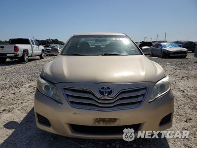 Piąte zdjęcie samochodu w środku: 2011 TOYOTA CAMRY BASE VIN:4T1BF3EK3BU723920 - miniatura
