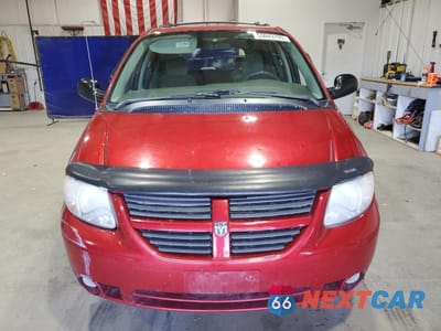 Piąte zdjęcie samochodu w środku: 2005 DODGE GRAND CARAVAN SXT VIN:2D8GP44L65R185854 - miniatura