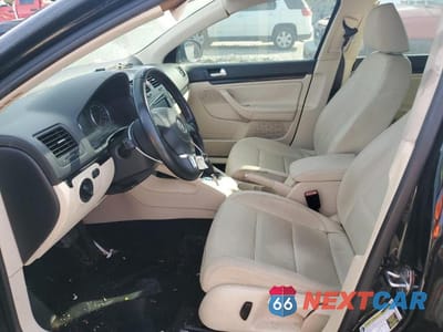 Zdjęcie 7 z 12 samochodu: 2010 VOLKSWAGEN JETTA SE VIN:3VWRX7AJ5AM041237 - miniatura