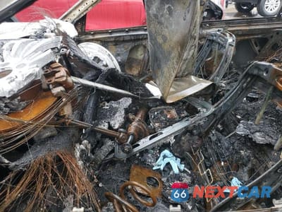 Zdjęcie 7 z 11 samochodu: 2015 BMW 328 XI VIN:WBA3B3C58FF548069 - miniatura