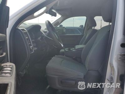 Zdjęcie 7 z 12 samochodu: 2014 RAM 2500 ST VIN:3C6UR5CJ1EG139704 - miniatura