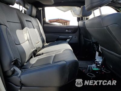 Zdjęcie 10 z 13 samochodu: 2023 TOYOTA TUNDRA CREWMAX PLATINUM VIN:5TFNA5EC6PX017566 - miniatura