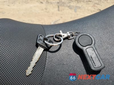 Zdjęcie 8 z 9 samochodu: 2016 YAMAHA FZ09 C VIN:JYARN33Y3GA002434 - miniatura