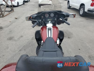 Zdjęcie 6 z 9 samochodu: 2009 HARLEY-DAVIDSON FLHTCUTG VIN:1HD1MAM389Y852614 - miniatura