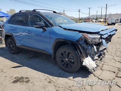 Czwarte zdjęcie samochodu z boku: 2024 TOYOTA RAV4 XSE VIN:2T3E6RFV5RW071313 - miniatura