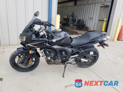 Trzecie zdjęcie samochodu z tyłu: 2008 YAMAHA FZ6 SHG VIN:JYARJ13E98A003577 - miniatura