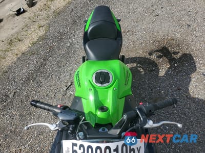 Piąte zdjęcie samochodu w środku: 2022 KAWASAKI EX650 N VIN:ML5EXEN13NDA75028 - miniatura
