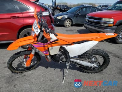 Trzecie zdjęcie samochodu z tyłu: 2024 KTM 300 XC-W VIN:VBKXWK239RM365765 - miniatura