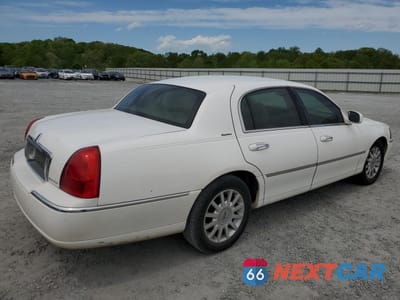Trzecie zdjęcie samochodu z tyłu: 2006 LINCOLN TOWN CAR SIGNATURE VIN:1LNHM81W36Y605340 - miniatura
