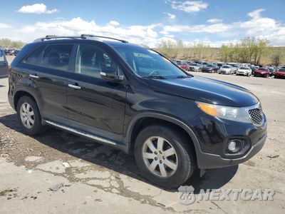 Czwarte zdjęcie samochodu z boku: 2013 KIA SORENTO LX VIN:5XYKT4A61DG344155 - miniatura