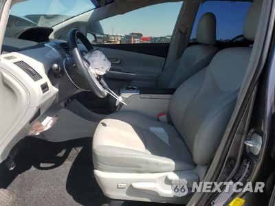 Zdjęcie 7 z 14 samochodu: 2013 TOYOTA PRIUS V VIN:JTDZN3EU4D3237858 - miniatura