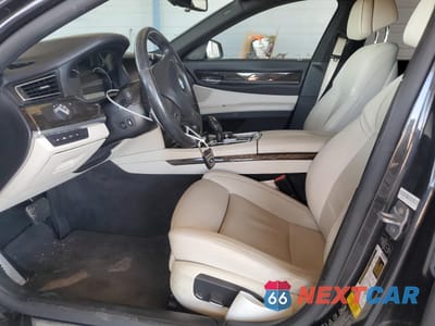 Zdjęcie 7 z 12 samochodu: 2014 BMW 750 XI VIN:WBAYB6C51ED224639 - miniatura