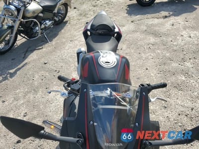 Piąte zdjęcie samochodu w środku: 2021 HONDA CBR500 RA VIN:MLHPC6252M5201518 - miniatura